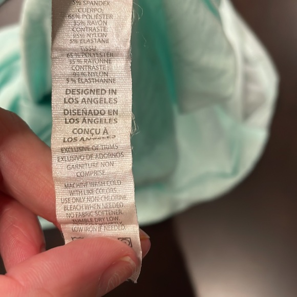 NWoT pale green/mint workout top XS - Picture 5 of 5